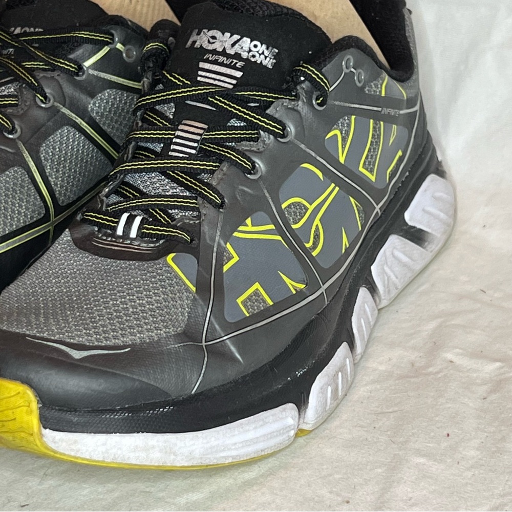 Hoka One One Infinite Men’s  Black Grey Volt Running Shoes Sneakers Size 9.5